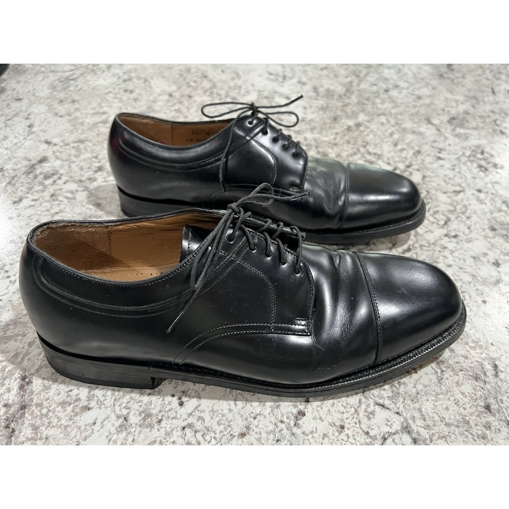 Men's Black Johnston & Murphy Lace Up Dress Shoes Size 9.5
